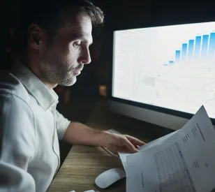 Data Strategist vs Data Analyst